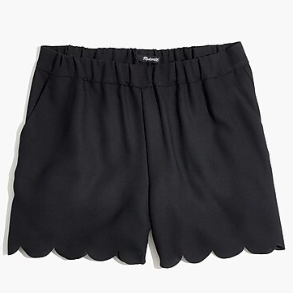 Scallop-Hem Pull-On Shorts size XL